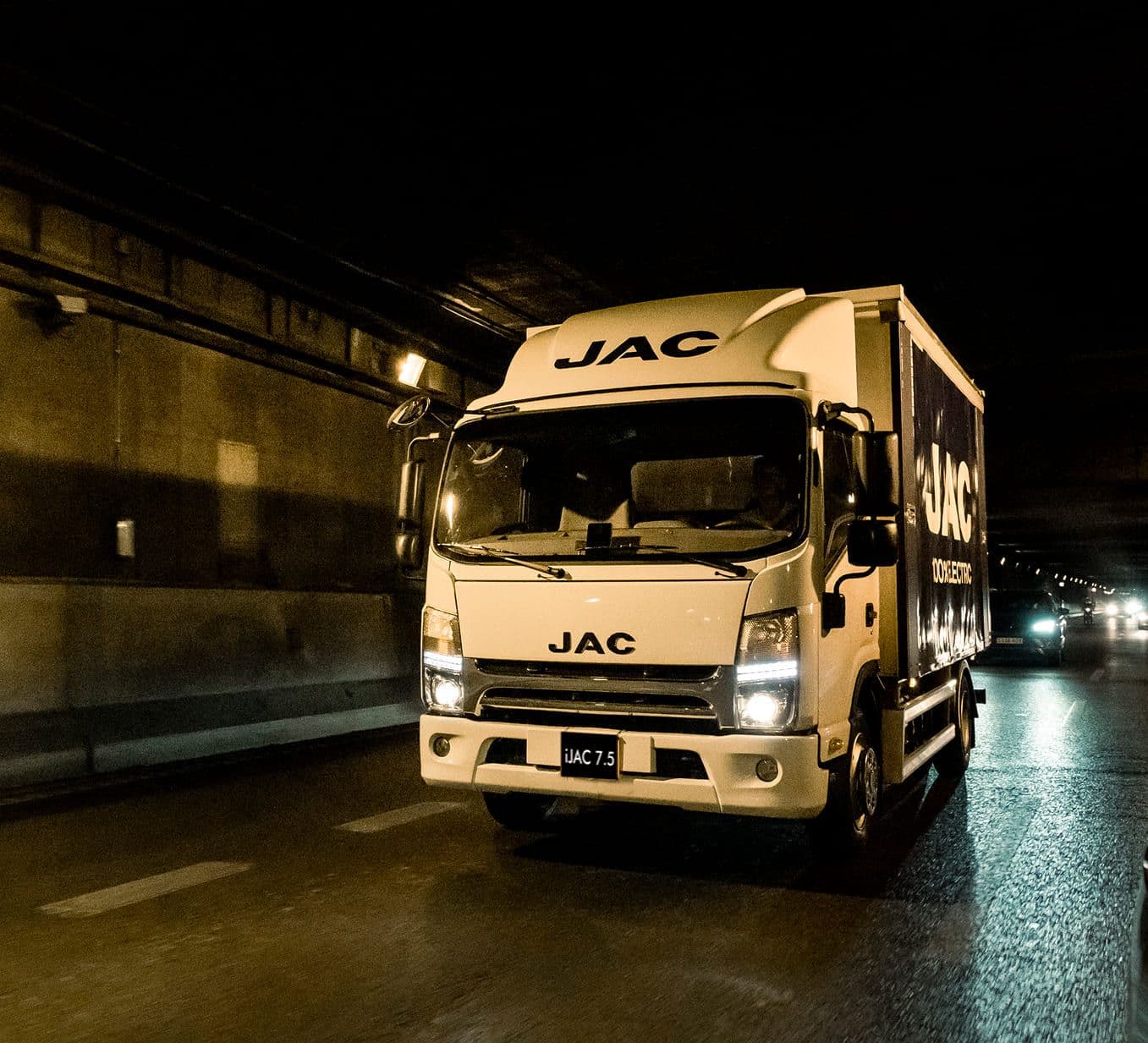 iJAC eléctrico dentro de un túnel