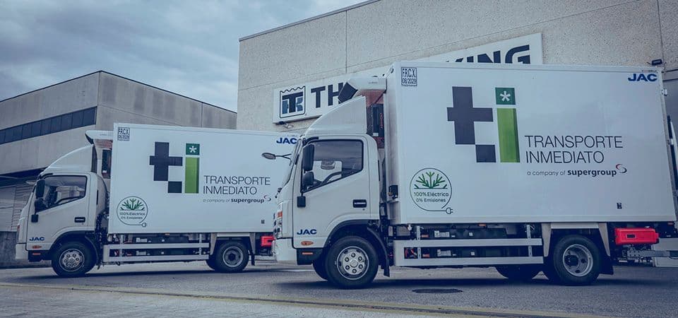 JAC Motors entrega 10 camiones eléctricos a Transporte Inmediato